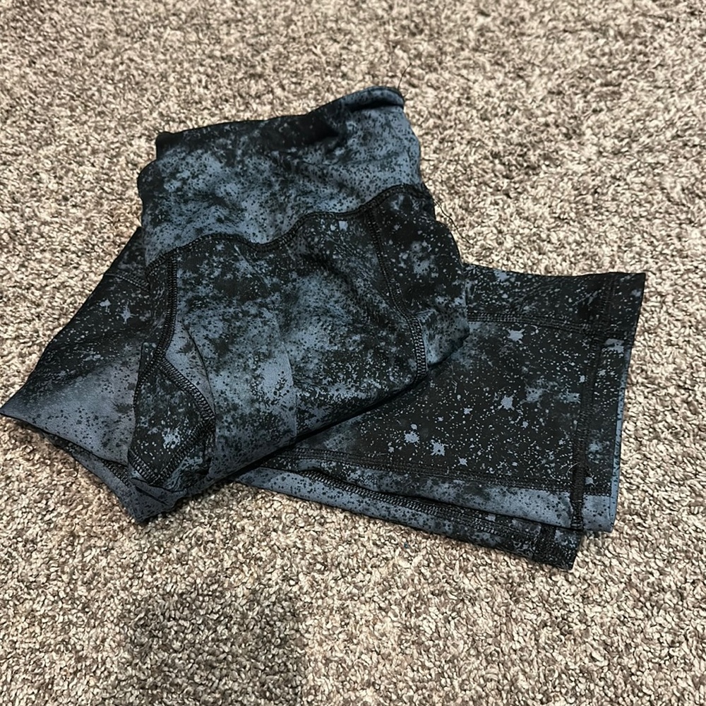 Old navy capri workout pants.
